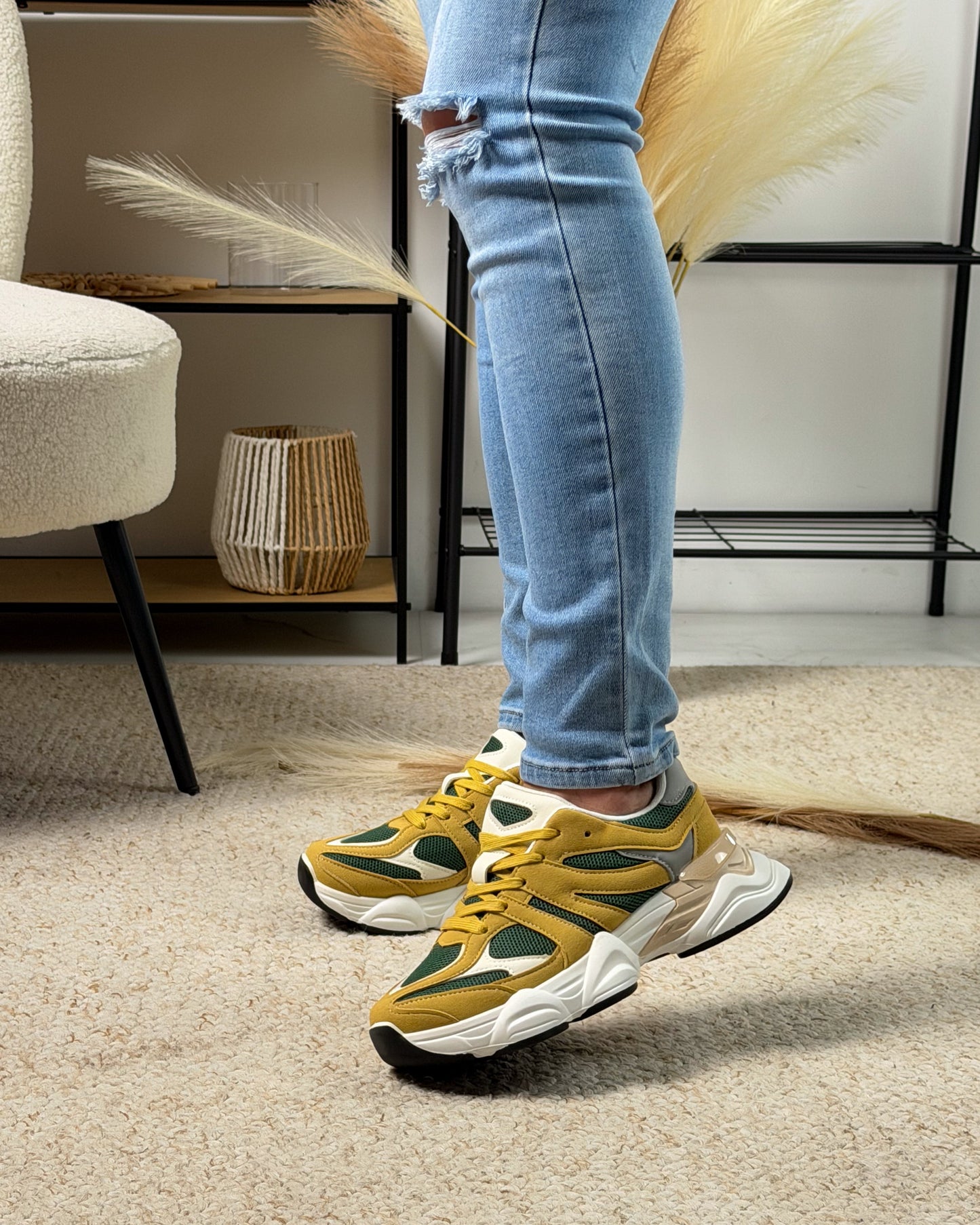 Viva Yellow Sneaker