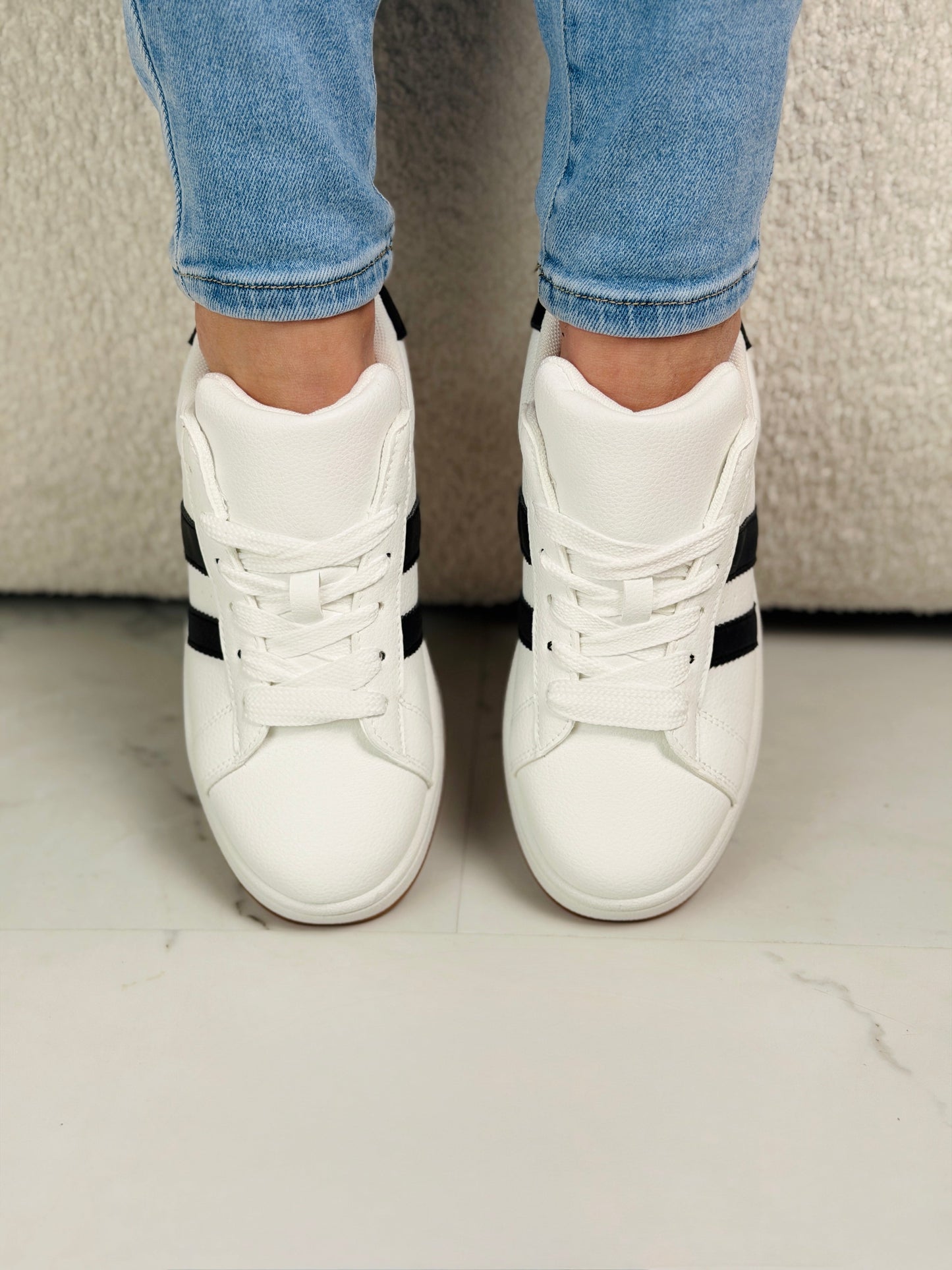Mandy White Sneaker