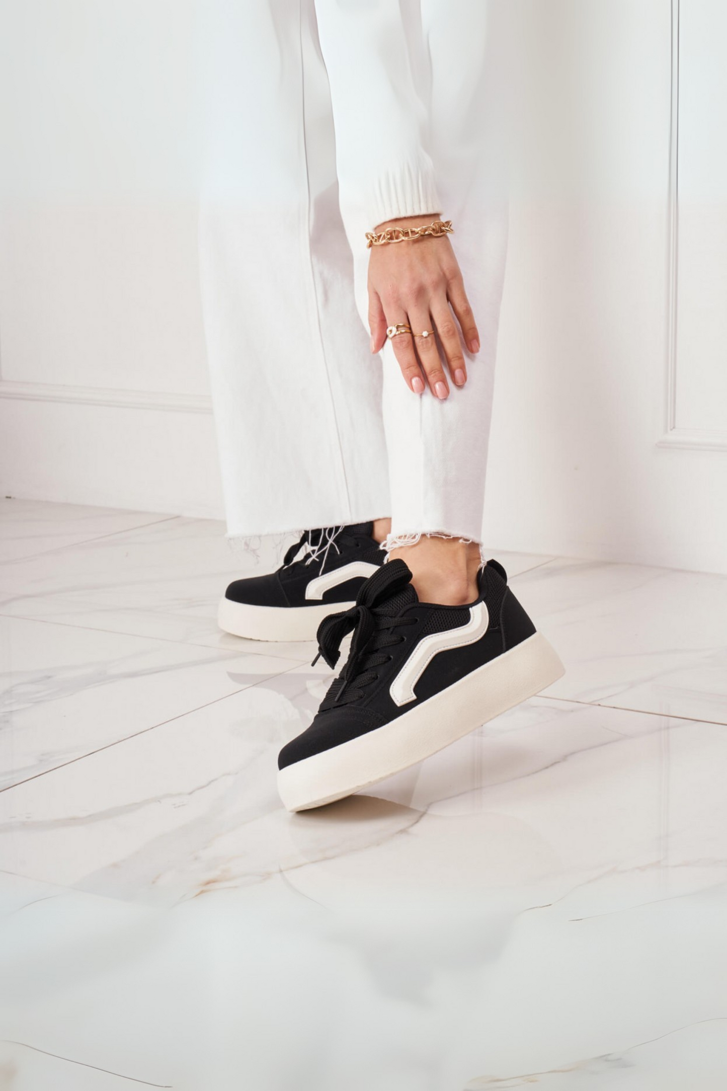 Vada Black Sneaker
