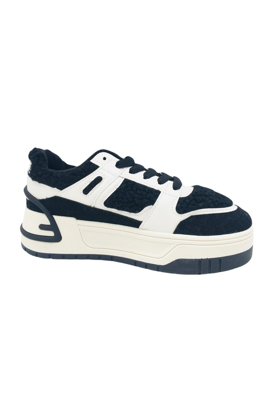 Daniela Black Sneaker