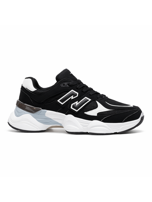11 Black Sneaker