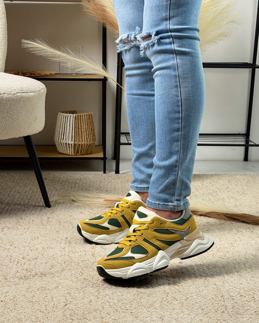 Viva Yellow Sneaker
