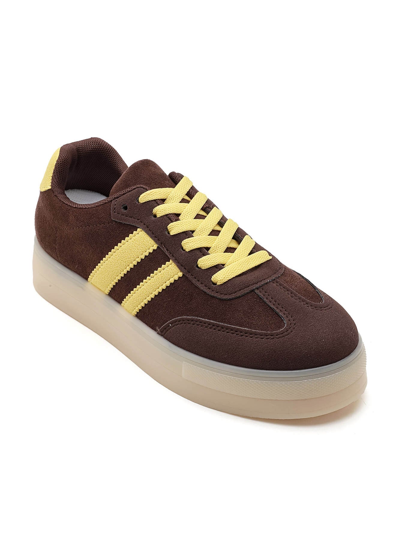 Dyonne Brown Sneaker