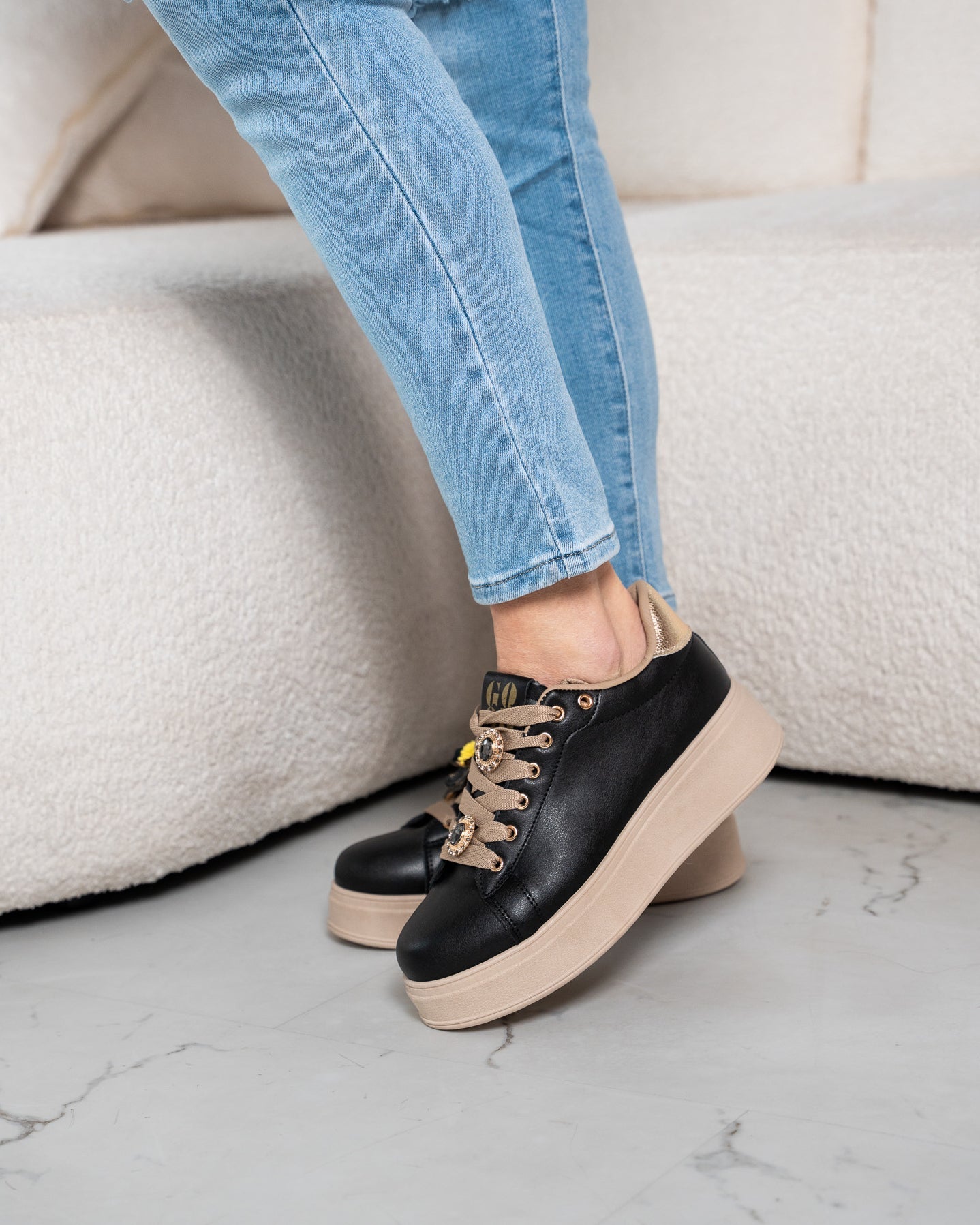 Salyna Black Sneaker