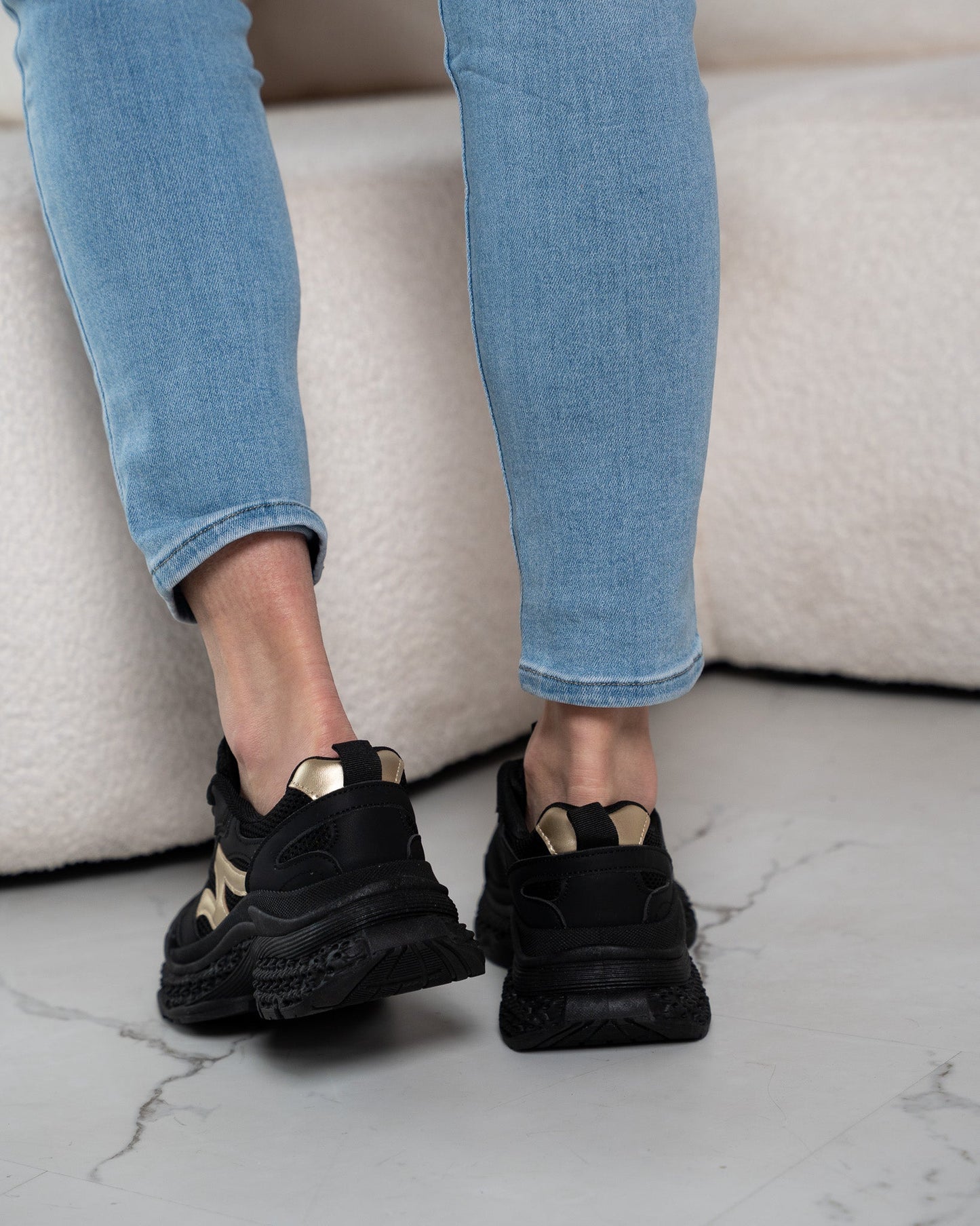 Cloud Chunky Black Sneaker