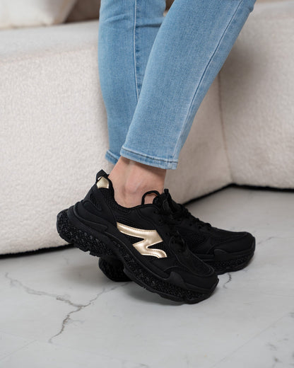 Cloud Chunky Black Sneaker