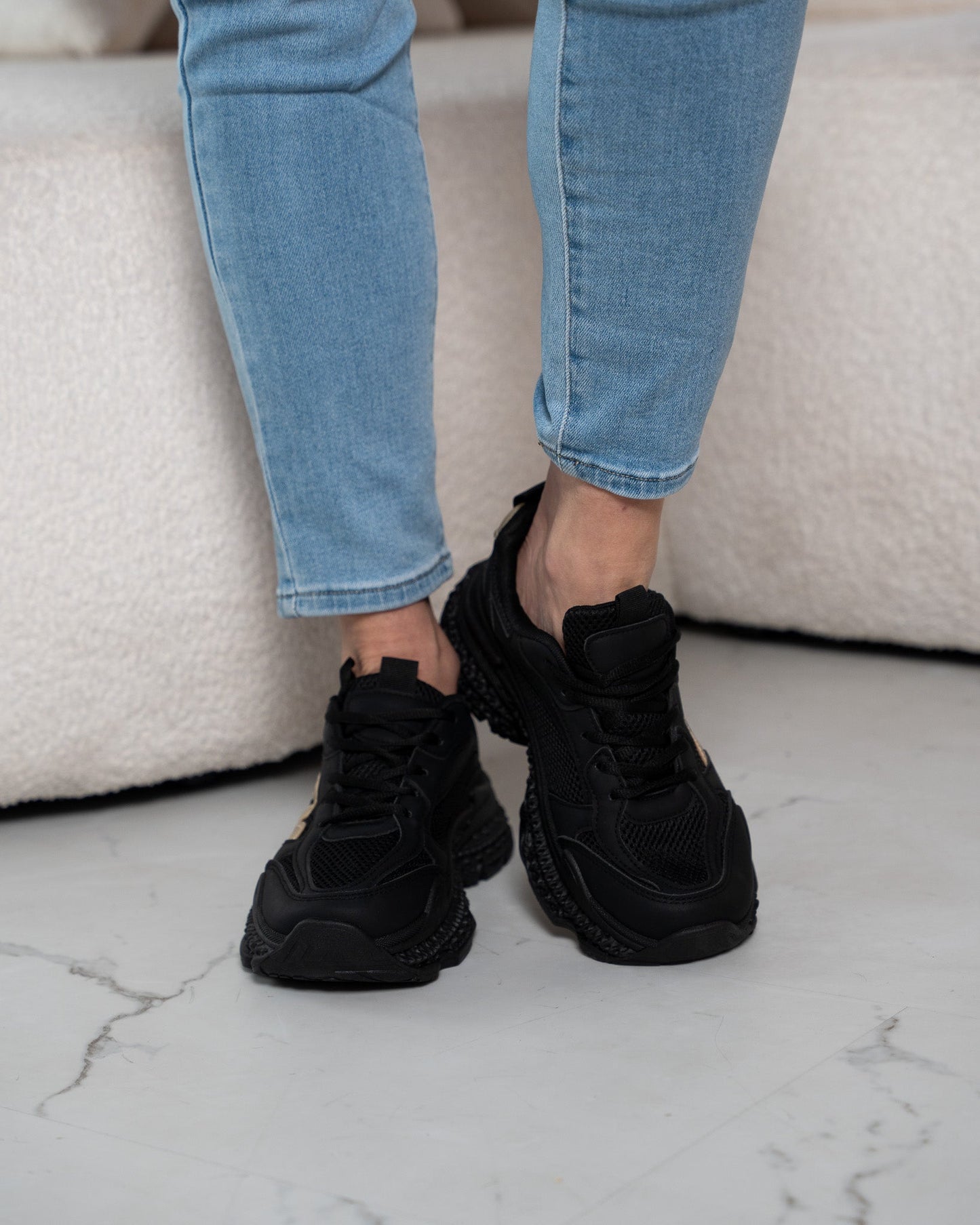 Cloud Chunky Black Sneaker