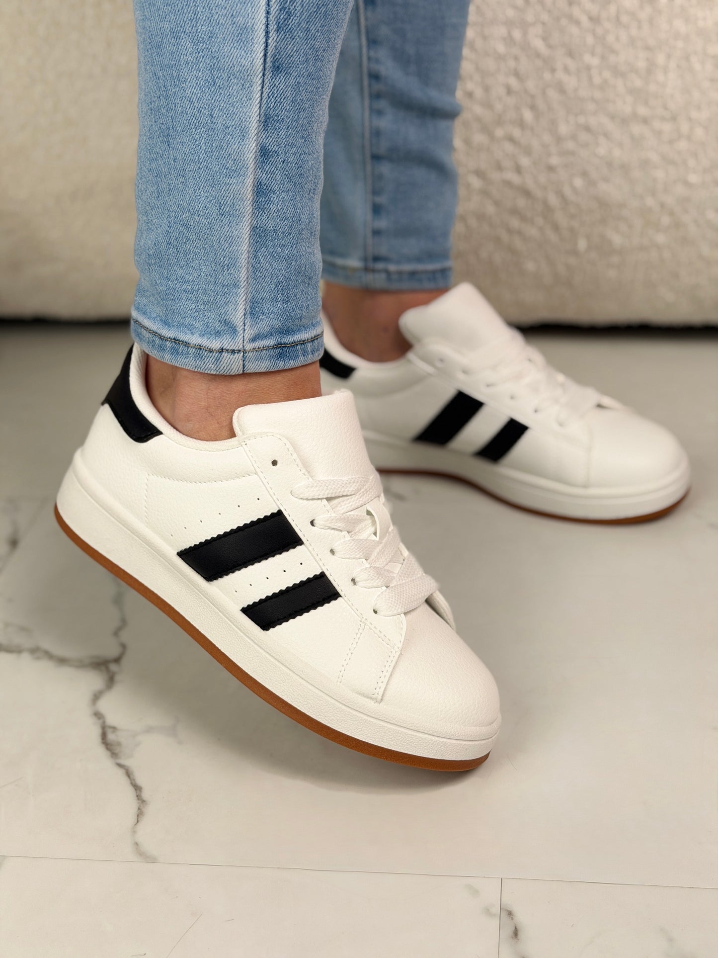 Mandy White Sneaker