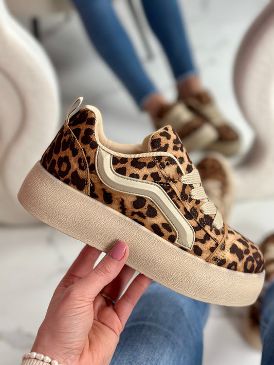 Vada Leo Sneaker