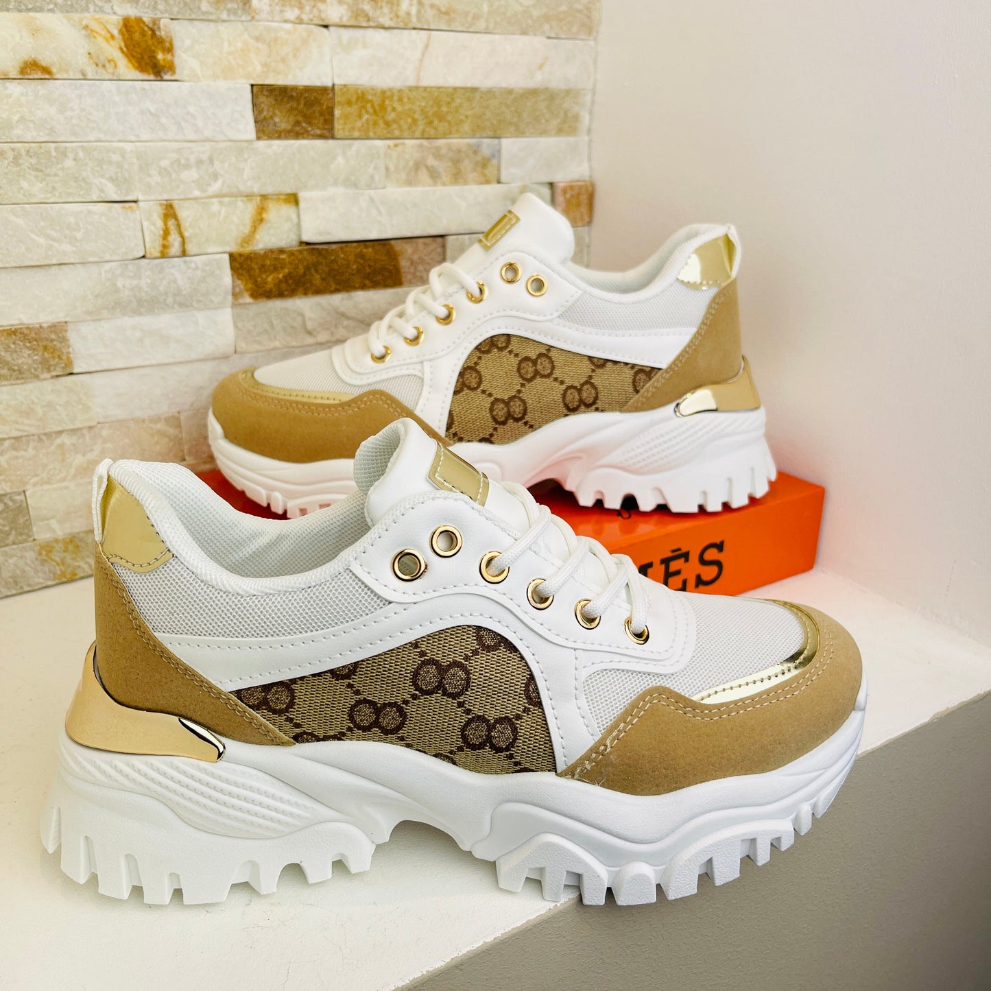 Guusje White Sneaker