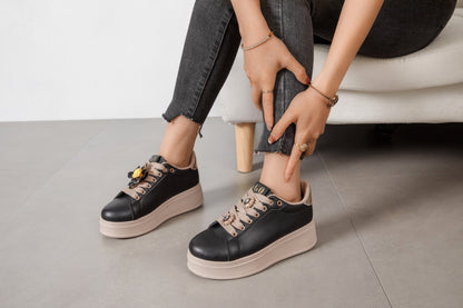 Salyna Black Sneaker