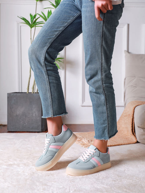 Laura Blue Sneaker