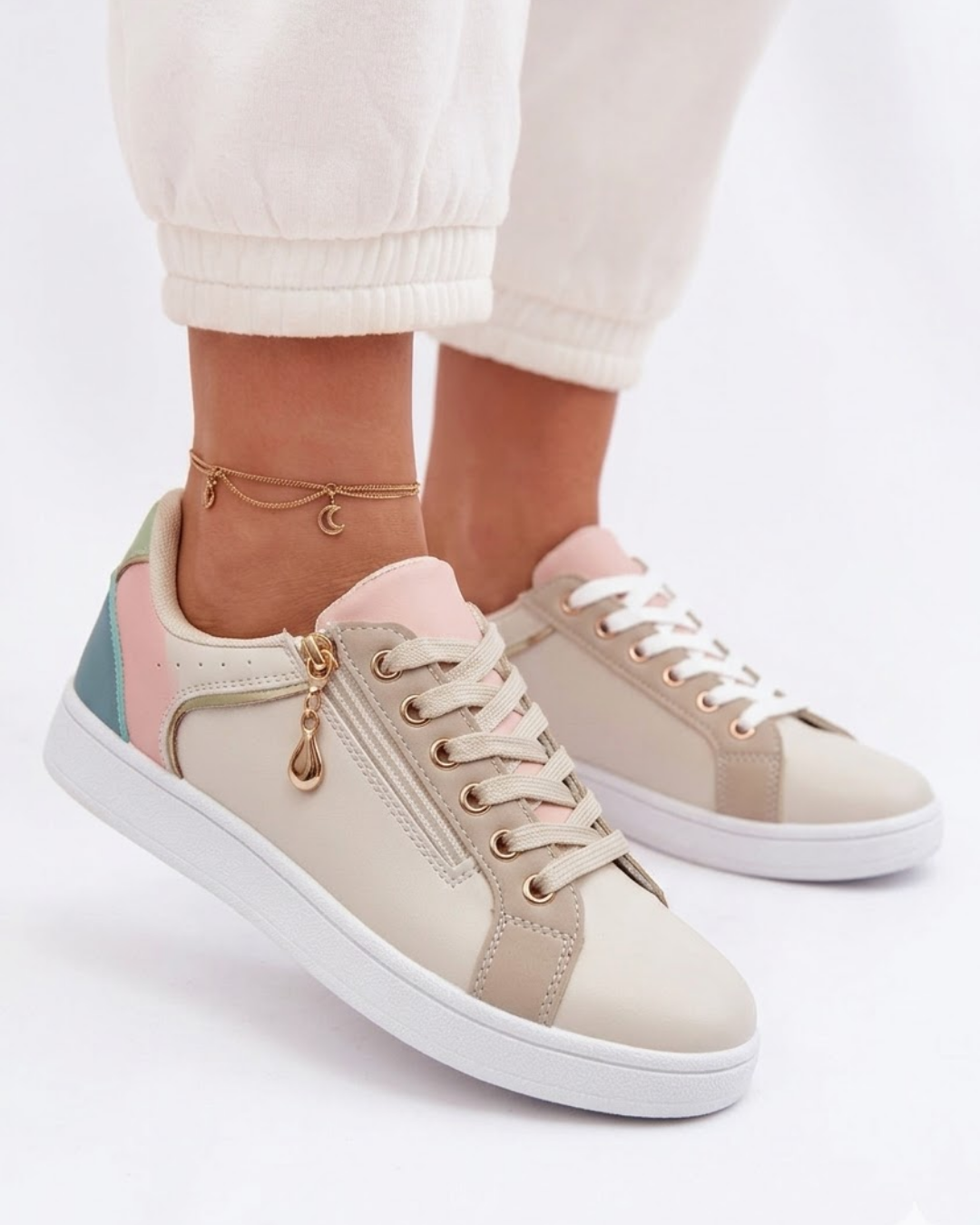 Pom Beige Sneaker