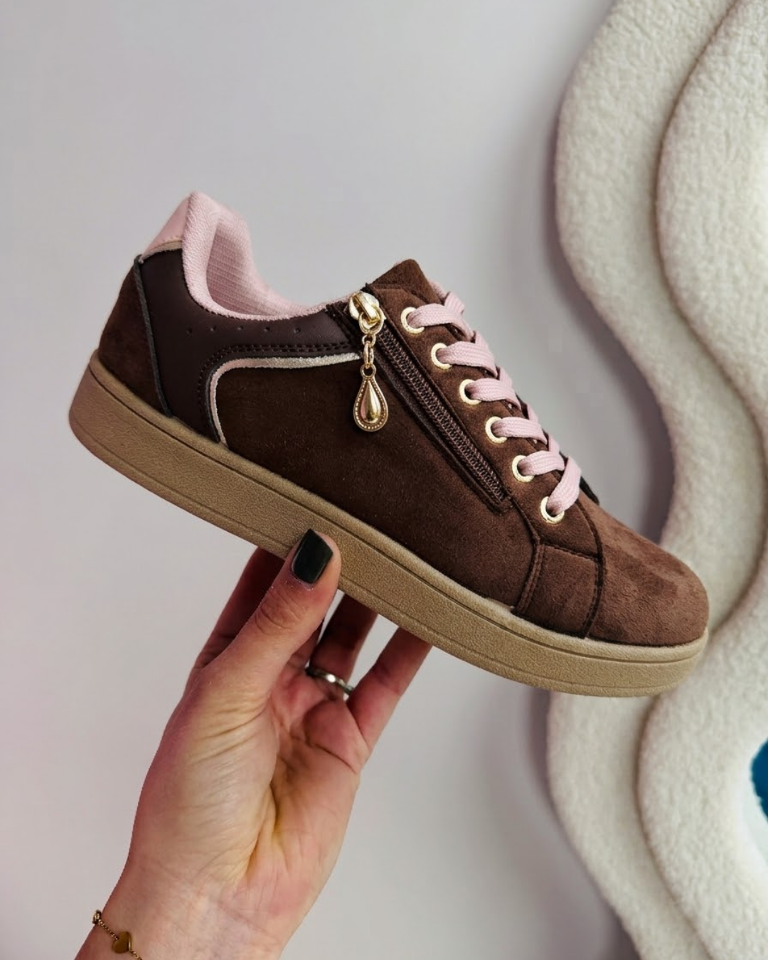 Pom Brown/Pink Sneaker